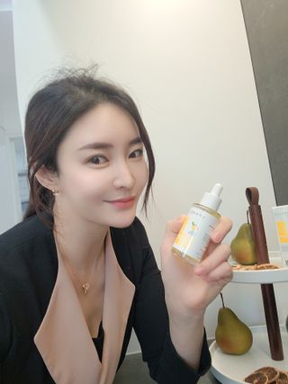 랑벨 비타 에너지 잡티 앰플 50ml 고농축 비타민, 저자극, 수분 촉촉, 미백 앰플 — 5점을 준 리뷰어가 2022년 3월 올린 사용 사진