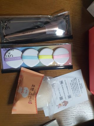 [툴앤썸] 메이크업 브러시로 바르고 호빵 스펀지로 클렌징하는 A-Z 뷰티툴 5종 — 5점을 준 리뷰어가 2021년 1월 올린 사용 사진