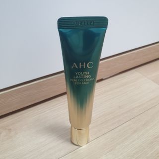 [NEW 탄력유턴 아이크림] AHC 유스 래스팅 리얼 아이크림 포 페이스 — 5점을 준 리뷰어가 2021년 2월 올린 사용 사진