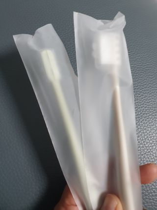 디하우트 랩 디하우트랩 UV 무선 칫솔살균기하루 8회 자동 살균 — 5점을 준 리뷰어가 2021년 11월 올린 사용 사진
