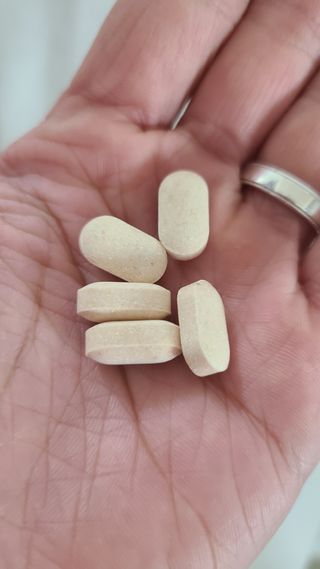 프리마인 평생 써야하는 관절의 건강을 위한 완벽설계 솔루션 관절n마디케어 플러스 120정 — 5점을 준 리뷰어가 2021년 10월 올린 사용 사진