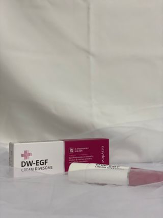이지듀 DW-EGF 크림 다이브좀_콜라겐이 쏙쏙, 탄력피부로 다이빙 — 4.5점을 준 리뷰어가 2021년 2월 올린 사용 사진