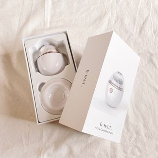 디하우트 랩 디하우트랩 클렌징 피부관리기 진동클렌저 실리콘+2종 인조모 브러시 — 5점을 준 리뷰어가 2021년 11월 올린 사용 사진