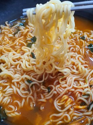 [풀무원] 자연은맛있다 정면, 백면, 홍면  세트 — 5점을 준 리뷰어가 2021년 4월 올린 사용 사진