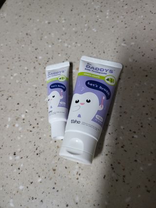 닥터데디스 안심저불소 키즈치약 (라즈베리, 청포도향 중 택 1) 60g +  여행용 미니 치약 15g — 5점을 준 리뷰어가 2022년 7월 올린 사용 사진