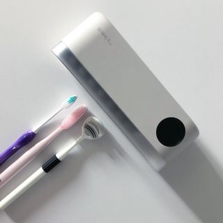 디하우트 랩 디하우트랩 UV 무선 칫솔살균기하루 8회 자동 살균 — 5점을 준 리뷰어가 2021년 11월 올린 사용 사진