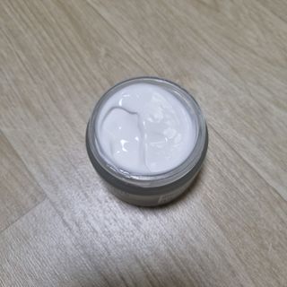 산수시 아쿠아 베네핏 24h 수부지 물광 속건조 수분크림 50ml — 5점을 준 리뷰어가 2021년 7월 올린 사용 사진