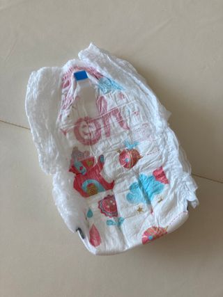 킨도 프리미엄 에어드라이v2 팬티형 기저귀 — 5점을 준 리뷰어가 2021년 6월 올린 사용 사진