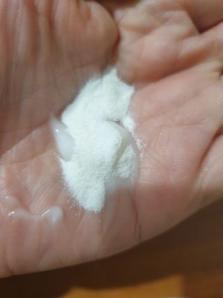 [유니자르] 엘라스틴 저분자 콜라겐95 + 칼라민 100 — 5점을 준 리뷰어가 2021년 11월 올린 사용 사진