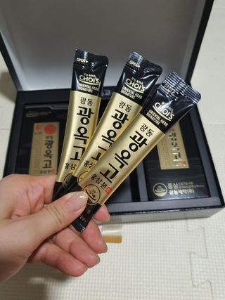 [광동제약] 광동 광옥고 홍삼 본 30포+쇼핑백 증정 — 5점을 준 리뷰어가 2021년 12월 올린 사용 사진