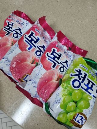 청포도캔디 복숭아캔디 — 5점을 준 리뷰어가 2022년 11월 올린 사용 사진