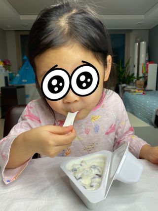 남양유업 또깍 접어 떠먹는 불가리스 2종 — 4점을 준 리뷰어가 2021년 1월 올린 사용 사진