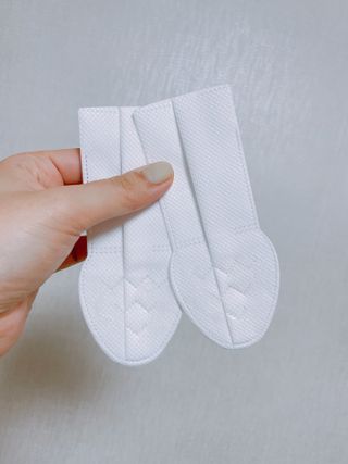코보콩 에어슈즈 강아지 일회용 신발 소용량 패키지 20매 초경량  미끄럼방지 실내외 겸용 — 4점을 준 리뷰어가 2022년 2월 올린 사용 사진