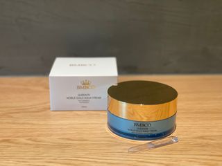 비엠비코 [썸머케어] 퀸79 노블 골드 아쿠아크림+더 선스틱 SPF50+PA+++ — 5점을 준 리뷰어가 2021년 6월 올린 사용 사진