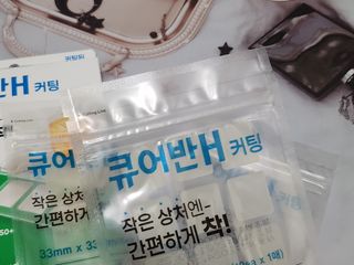 [큐어반H 커팅] 간편하게 떼서 쓰는 자외선차단 습윤밴드 (1팩/30매입) — 5점을 준 리뷰어가 2022년 11월 올린 사용 사진