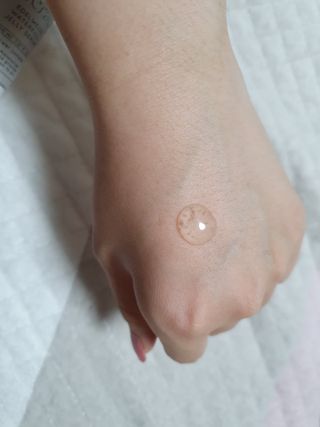 플레라디 에델바이스 워터풀 젤리 세럼 — 5점을 준 리뷰어가 2021년 6월 올린 사용 사진