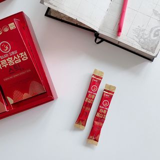 힘내라김홍삼 하루홍삼정스틱 10g x 30포 — 5점을 준 리뷰어가 2021년 6월 올린 사용 사진