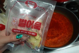 빨간키트 떡볶이 밀키트 2~3인분 매운맛 국물 떡볶이 만들기 쉬운 황금 레시피 분말 소스로 간편한 요리 — 5점을 준 리뷰어가 2021년 8월 올린 사용 사진