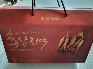 서울약사신협_프리미엄 6년근 홍삼진액_70mlx30포 — 5점을 준 리뷰어가 2021년 3월 올린 사용 사진