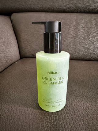 프리마인 메이크업과 들뜨는 각질까지 한방에 깐달걀로! 순하기까지한 셀베이스 그린티클렌저(200ml) — 5점을 준 리뷰어가 2023년 5월 올린 사용 사진