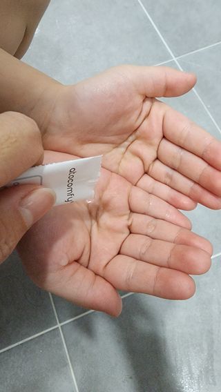 아토컴피 신생아도 사용가능한 무알러지 1회용 바디워시 여행키트 ( 독일 임상시험 완료) — 5점을 준 리뷰어가 2023년 2월 올린 사용 사진