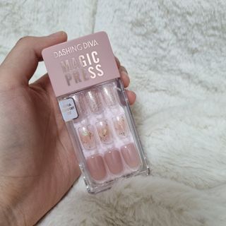 데싱디바 매직프레스 레귤러 스퀘어_6종 중 택 1 — 5점을 준 리뷰어가 2021년 9월 올린 사용 사진