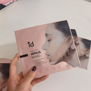 아이디플라코스메틱 아이디 페이스핏 마이너스 밴드 v2 — 5점을 준 리뷰어가 2021년 6월 올린 사용 사진