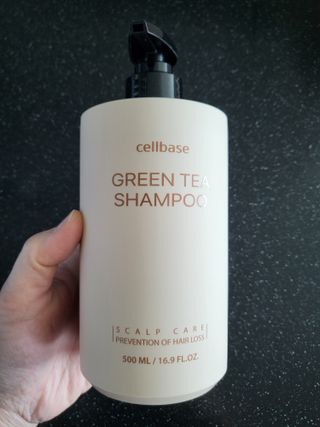 프리마인 더이상 뻣뻣하고 효과없는 탈모샴푸는 NO. 근본부터 케어하는 셀베이스 그린티샴푸(500ml) — 5점을 준 리뷰어가 2023년 3월 올린 사용 사진