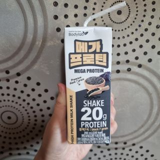 바디랩 프로틴음료 단백질쉐이크 메가프로틴 — 5점을 준 리뷰어가 2022년 4월 올린 사용 사진