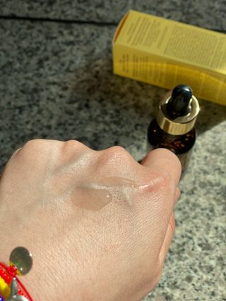 스킨큐어 산다화 비타민c 화이트닝 에센스 30ml — 5점을 준 리뷰어가 2023년 7월 올린 사용 사진