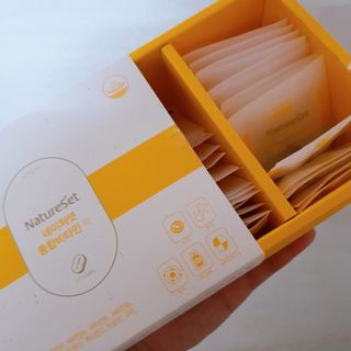 네이처셋 멀티비타민 종합비타민팩 1개월분 — 5점을 준 리뷰어가 2021년 6월 올린 사용 사진
