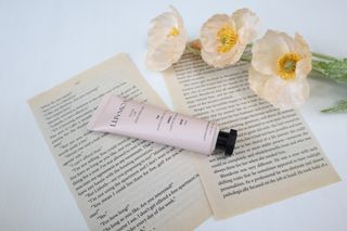 러브모아 향수 고체향수 승무원 고체향수 바르는 향수 니치향수 도손 우드세이지 앤 씨솔트 — 5점을 준 리뷰어가 2022년 11월 올린 사용 사진