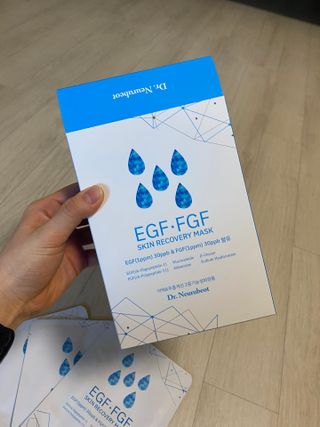 Dr.느루벗 느루벗 EGF FGF 스킨 리커버리 마스크 10장 — 5점을 준 리뷰어가 2021년 3월 올린 사용 사진