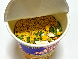 NISSIN 닛신 컵누들  4종 - 씨푸드오리지날, 씨푸드 스파이시, 씨푸드 커리, 씨푸드 XO소스 — 4점을 준 리뷰어가 2022년 5월 올린 사용 사진