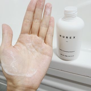 [HUREX] 휴렉스 볼류마이징 탈모완화 기능성 샴푸 본품+휴대용 — 5점을 준 리뷰어가 2021년 8월 올린 사용 사진
