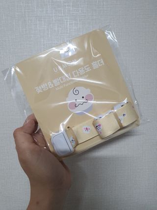 유비맘 젖병 빨대컵 다용도 홀더 1+1 _ 컬러 랜덤 발송 — 5점을 준 리뷰어가 2021년 1월 올린 사용 사진