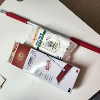 3M 스카치브라이트 비마마젠타 밀대걸레 세트+ PET 정전기청소포 대형 30매 — 5점을 준 리뷰어가 2023년 10월 올린 사용 사진