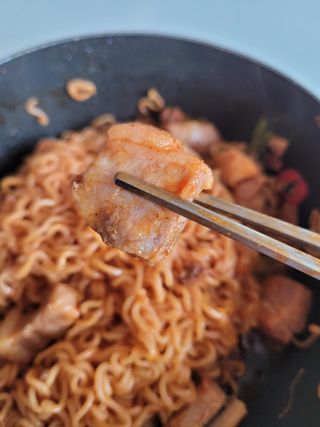 찐신선 한끼한팩 미국 냉동 목살 & 네덜란드 냉동 삼겹살 SET — 5점을 준 리뷰어가 2021년 11월 올린 사용 사진