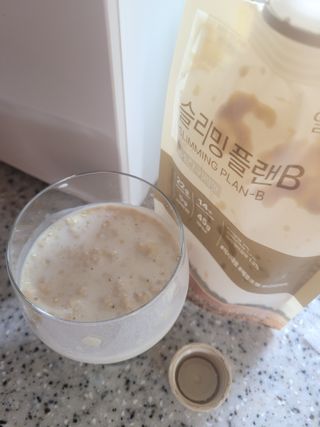 일일하우 슬리밍 플랜B 고소한 귀리맛, 진한 카카오맛 (체중조절식) — 5점을 준 리뷰어가 2023년 8월 올린 사용 사진
