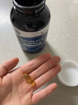 서울약사신협 네이처픽_알티지오메가3_1,205mg x 180캡슐 — 5점을 준 리뷰어가 2021년 9월 올린 사용 사진