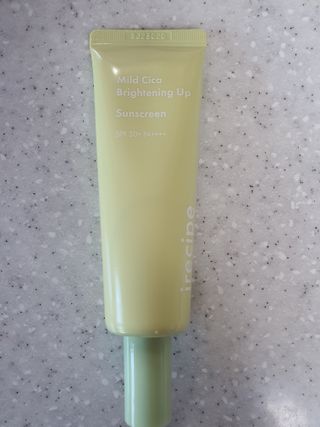 아이레시피 마일드시카 브라이트닝 업 선스크린 SPF50+ PA++++ — 5점을 준 리뷰어가 2023년 6월 올린 사용 사진