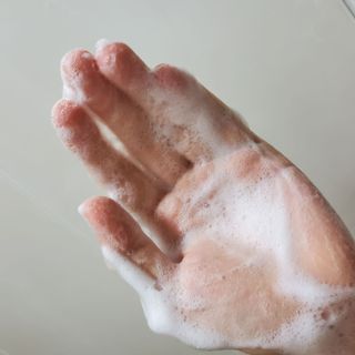 [바디홈즈] 골드 마유 샴푸 — 5점을 준 리뷰어가 2021년 11월 올린 사용 사진