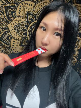 디오르 버닝레드 — 5점을 준 리뷰어가 2022년 3월 올린 사용 사진