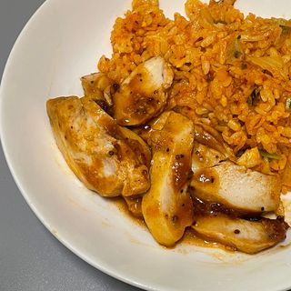 굽네몰 [굽네] 소스가 맛있는 닭가슴살 슬라이스 4종 — 5점을 준 리뷰어가 2021년 4월 올린 사용 사진