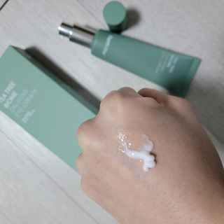 팜스테이 티트리 바이옴 카밍 아이크림 — 5점을 준 리뷰어가 2023년 1월 올린 사용 사진