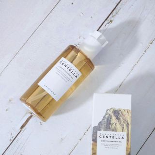 스킨1004 [SKIN1004] 마다가스카르 센텔라 라이트 클렌징 오일 200ml — 5점을 준 리뷰어가 2024년 8월 올린 사용 사진