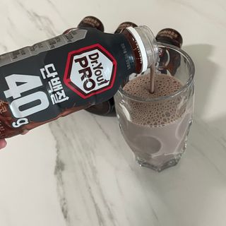 닥터유 프로 단백질 드링크 40g 초코 닥터유 프로 단백질드링크 40g 초코 — 5점을 준 리뷰어가 2024년 9월 올린 사용 사진