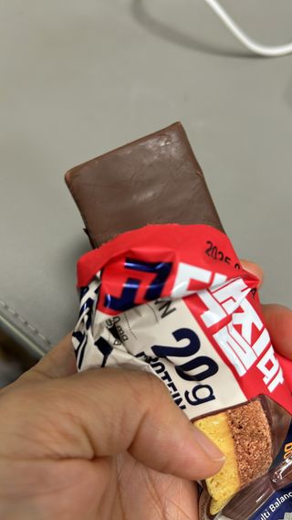 이지프로틴바 3종x각 2ea (고단백질바, 멀티단백질바, 식물성단백질바) — 5점을 준 리뷰어가 2024년 2월 올린 사용 사진