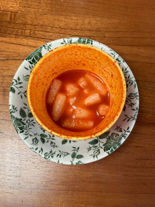 유비쿡 컵떡볶이 매운컵떡볶이2개/ 짜장컵떡볶이 2개  총 4개세트 — 5점을 준 리뷰어가 2021년 3월 올린 사용 사진