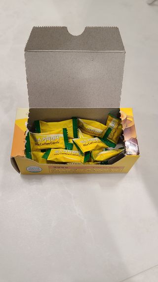 (주) 피치코리아 믹스커피캔디76g x2개입 — 3점을 준 리뷰어가 2022년 11월 올린 사용 사진